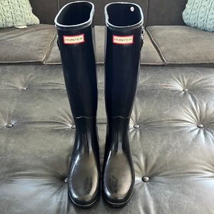 Hunter Refined Tall Gloss Boots! Like new! SZ 8!